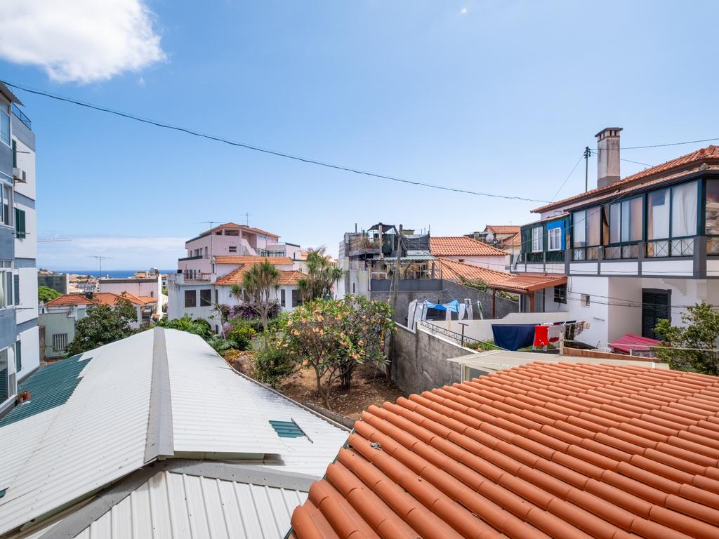 Apartamento T2 para Arrendamento – Centro do Funchal, Ilha da Madeira - Image 9