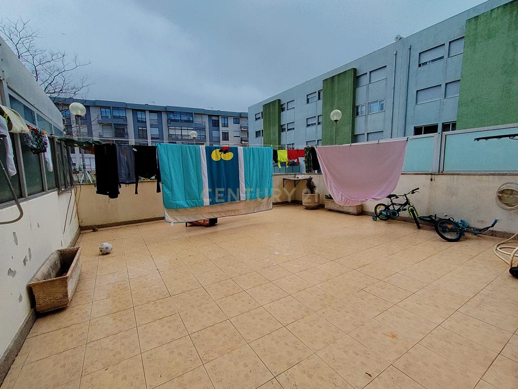 Apartamento T3 com Terraço e Vista na Póvoa de Varzim - Image 29