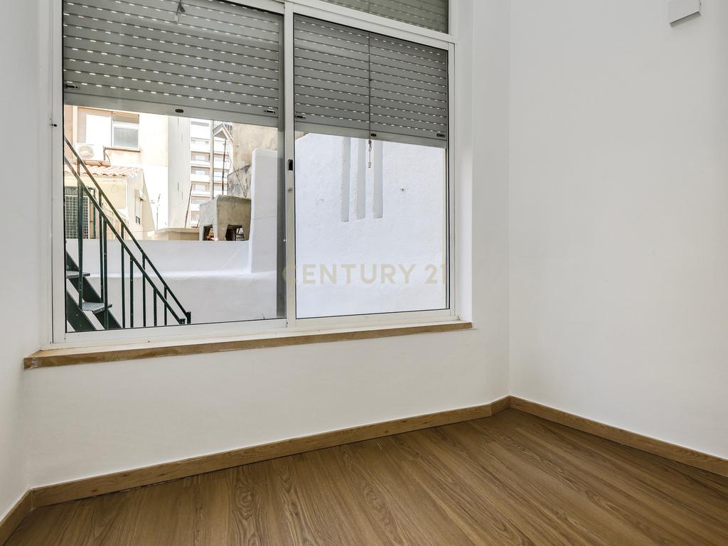 T2+1 renovado para arrendamento na Estrela (CAVE) | Lisboa - Image 14