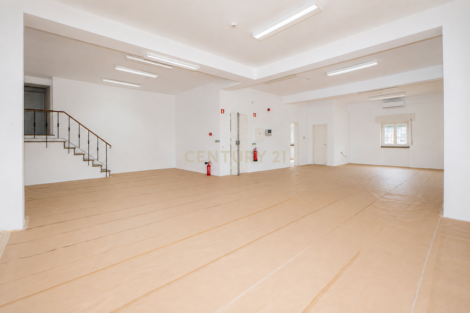 Fotografia 5 de Espaço comercial para arrendamento privilegiado para empresas / escritórios no centro da cidade de Setúbal