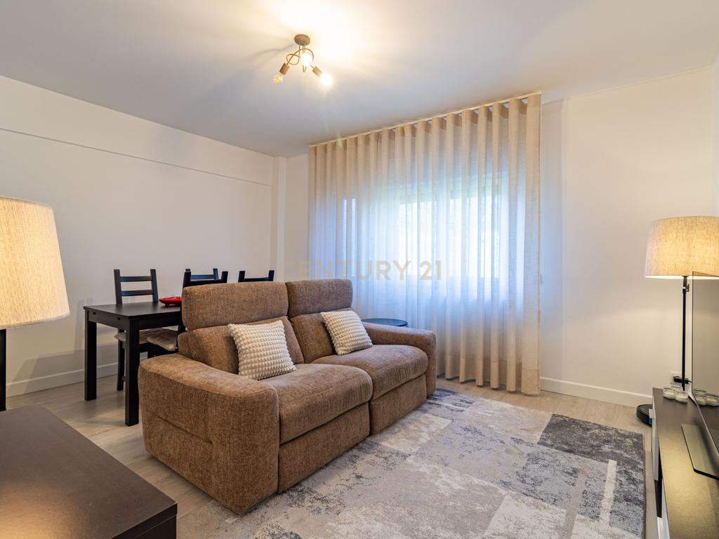 Apartamento T2 Renovado para arrendar -  Moinhos da Funcheira - Amadora - Image 2