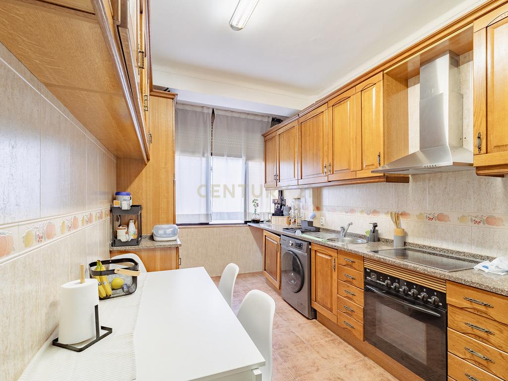 Apartamento semi-Renovado T2 em Seixal, Setúbal - 270.000€ - Image 6