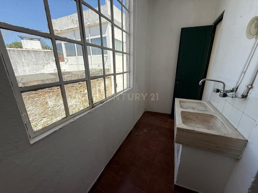 Moradia T9 com 3 pisos em Sardoal – Excelente Oportunidade de Investimento - Image 19