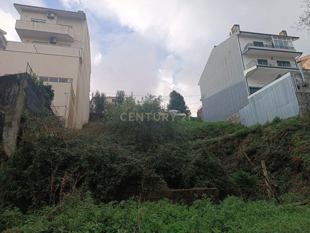 Lote para construção de moradia com 3 frentes perto do Freixo em Valbom, Gondomar, Porto - Image 9