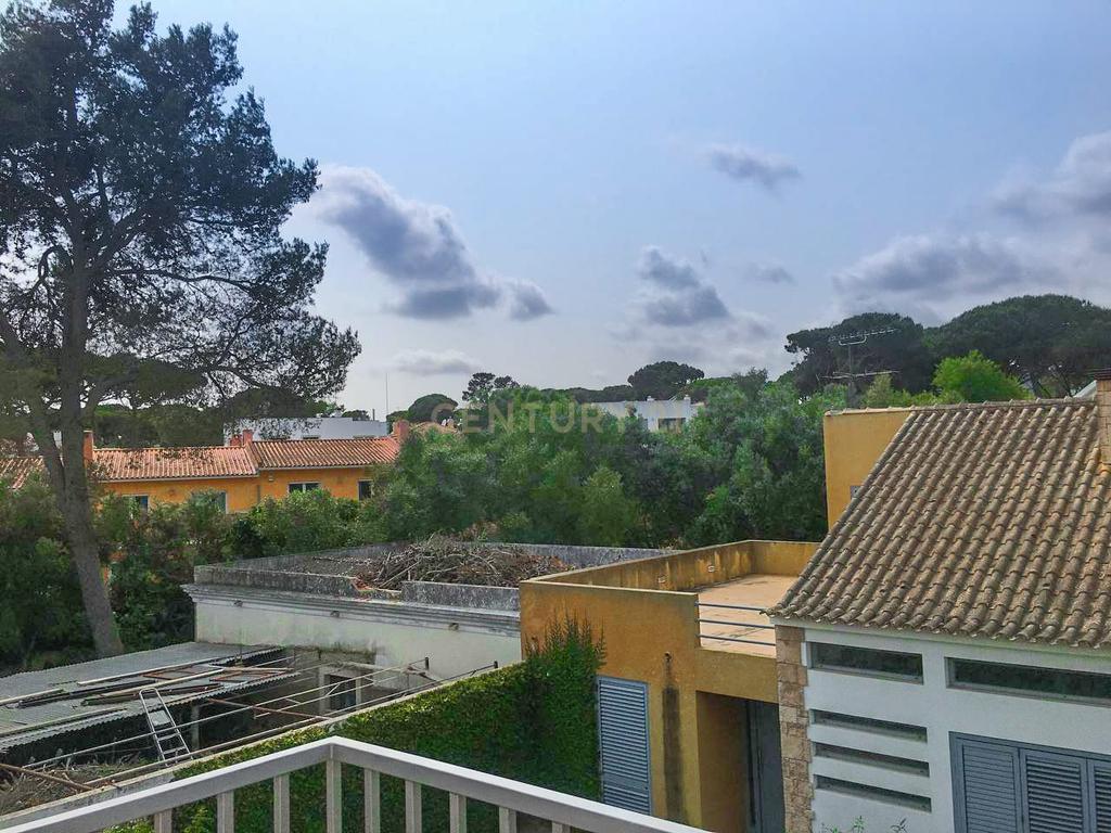 🏡 Moradia Geminada T2 Renovada para arrendamento no Livramento – Perto das Praias e de Lisboa - Image 23