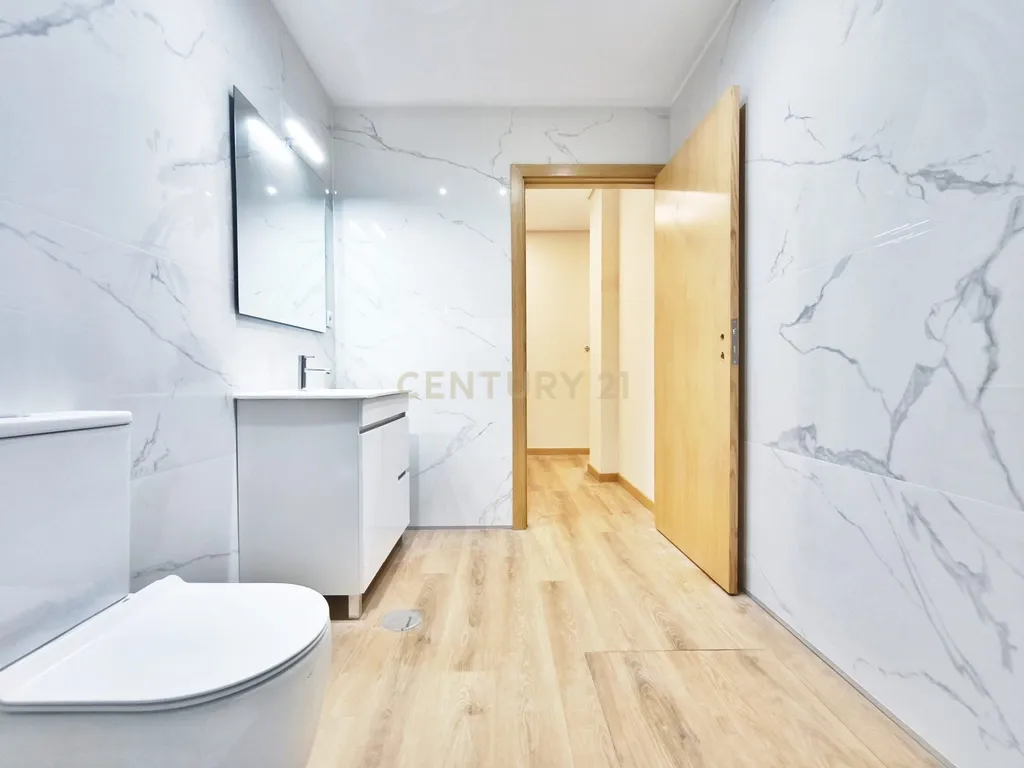 Apartamento T3 arrendado -com 6,5% rendimento - S. Mamede Infesta - Image 10