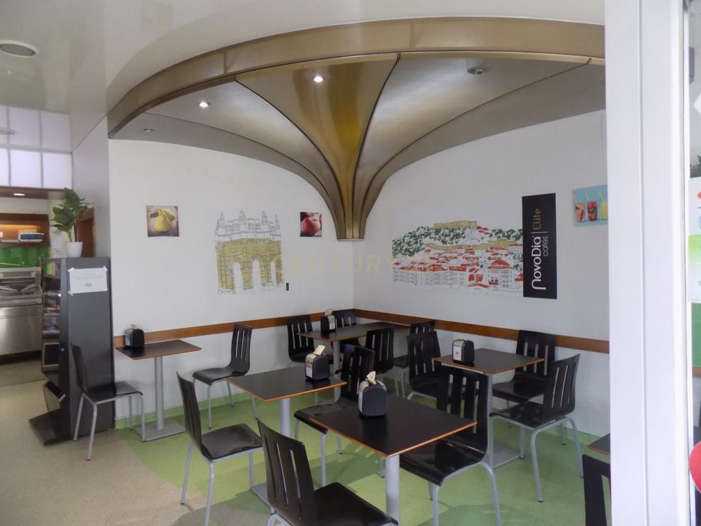 Pastelaria na zona histórica de Torres Vedras - Image 5