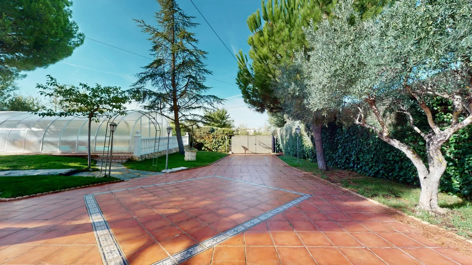 undefined - Image 1