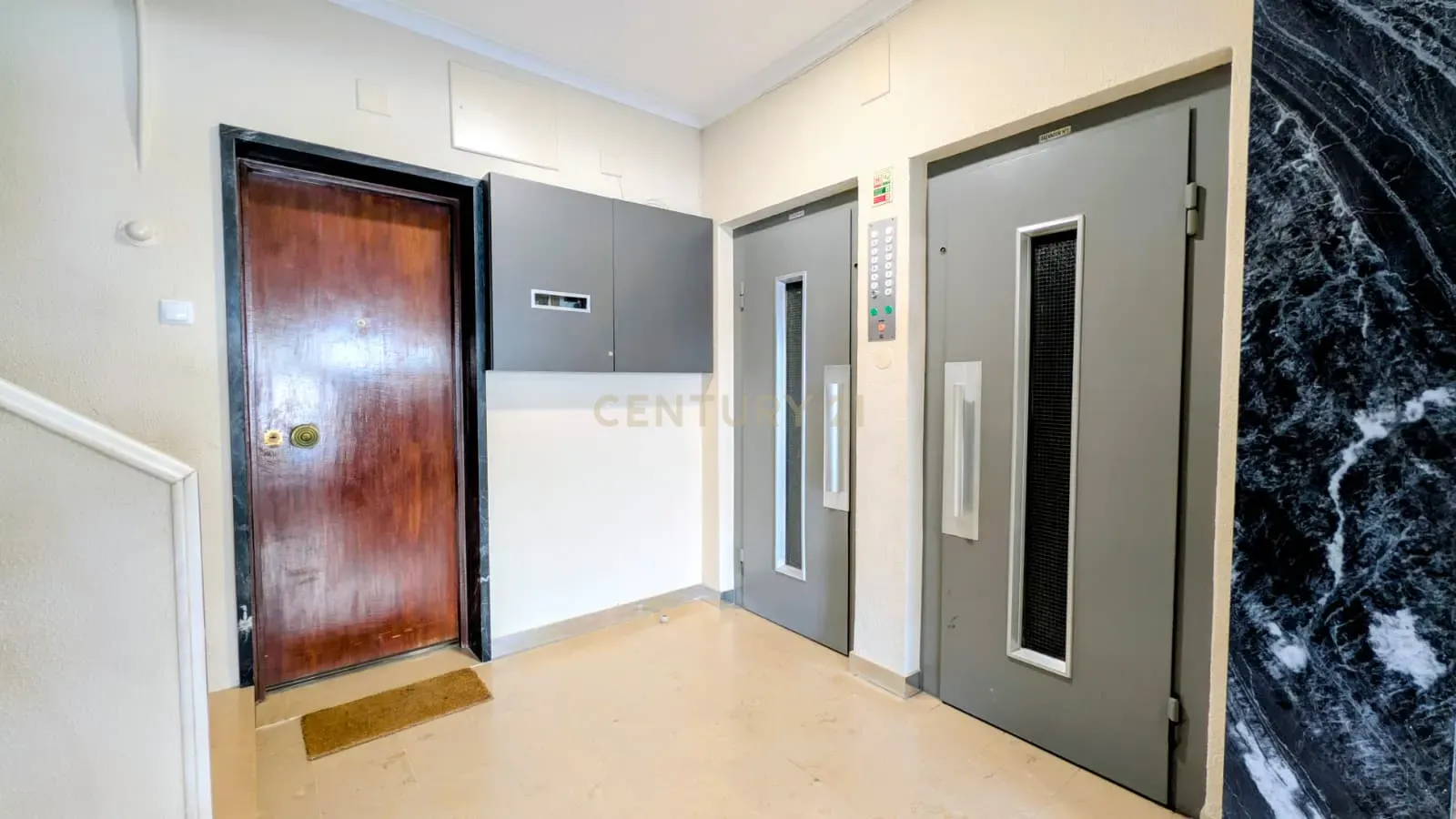 Fotografia 3 de T2 Totalmente Remodelado | 1.º Andar com Elevador | Avenida D. Dinis – Odivelas