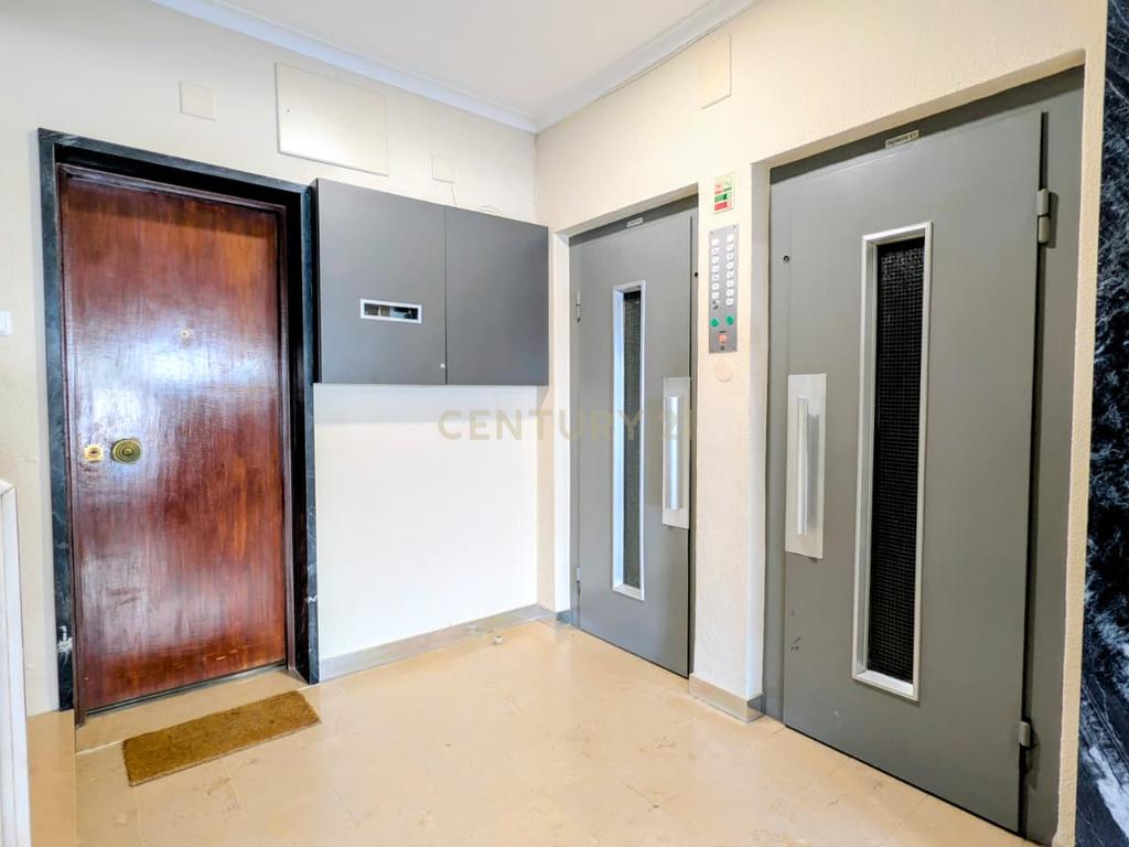 T2 Totalmente Remodelado | 1.º Andar com Elevador | Avenida D. Dinis – Odivelas - Image 3