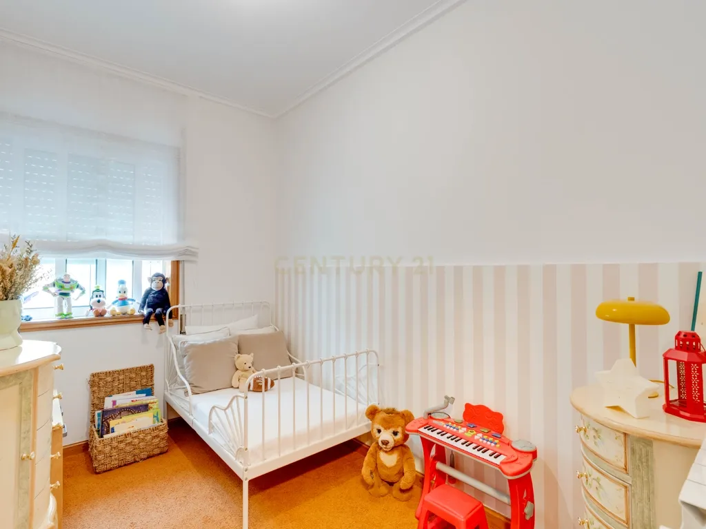 T2+2 Duplex c/ Sótão amplo (248m²) | S. Félix Marinha - Image 11