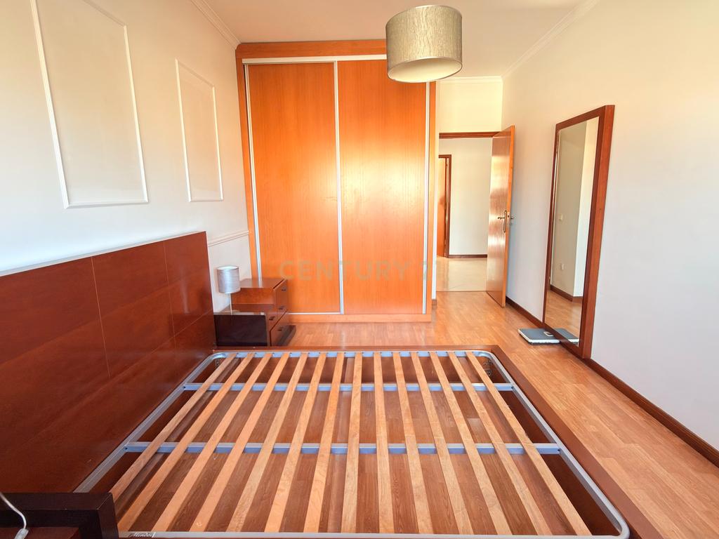 Apartamento T3 em Lousada com Garagem e Varandas - Image 8