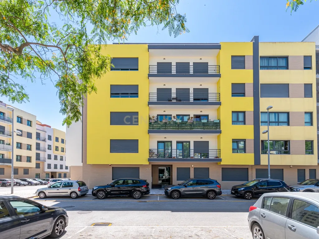 Apartamento T3 com Parqueamento e Arrecadação | Montijo - Image 35