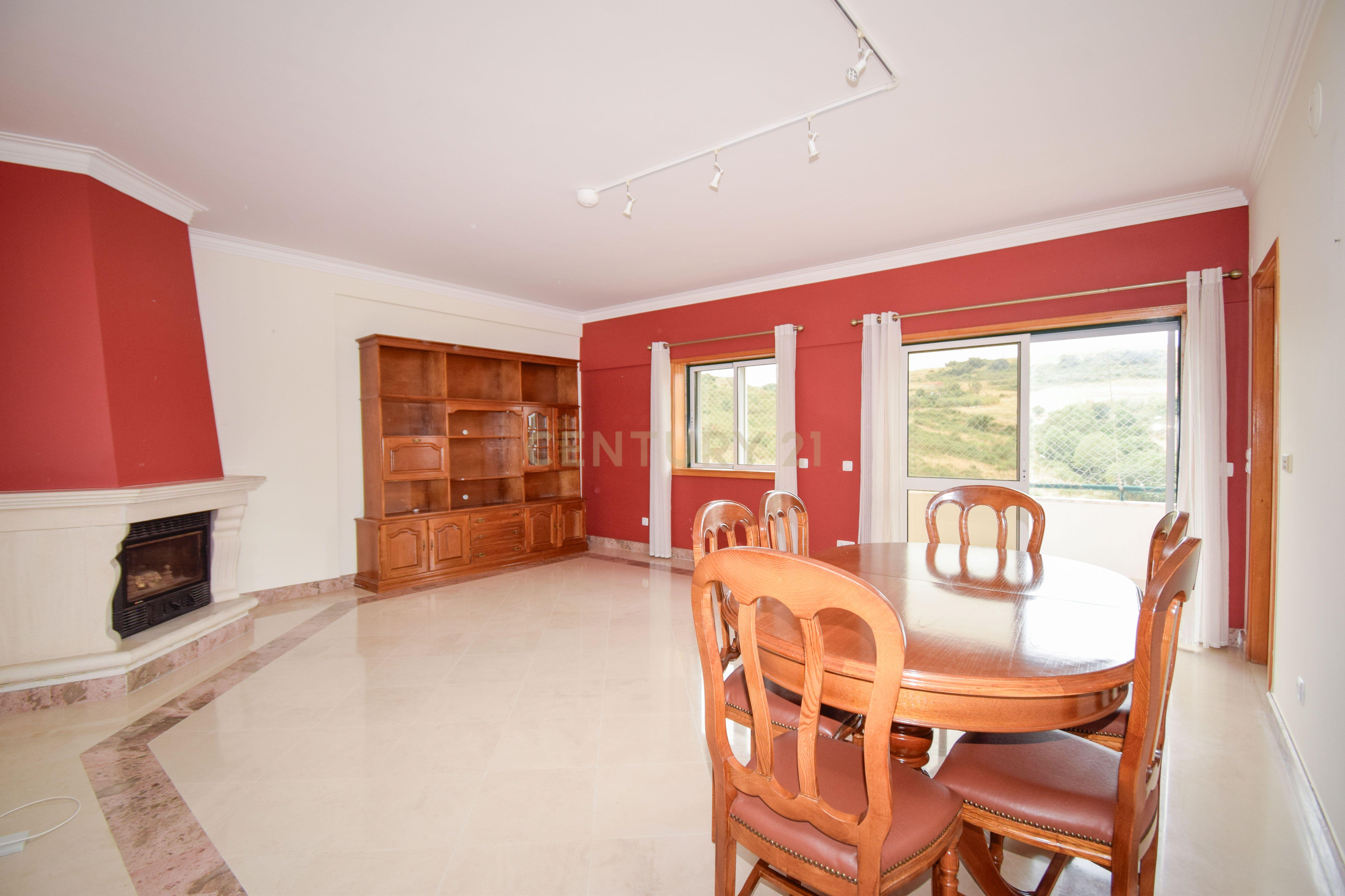 Fotografia 6 de Apartamento T3 em Loures com Garagem