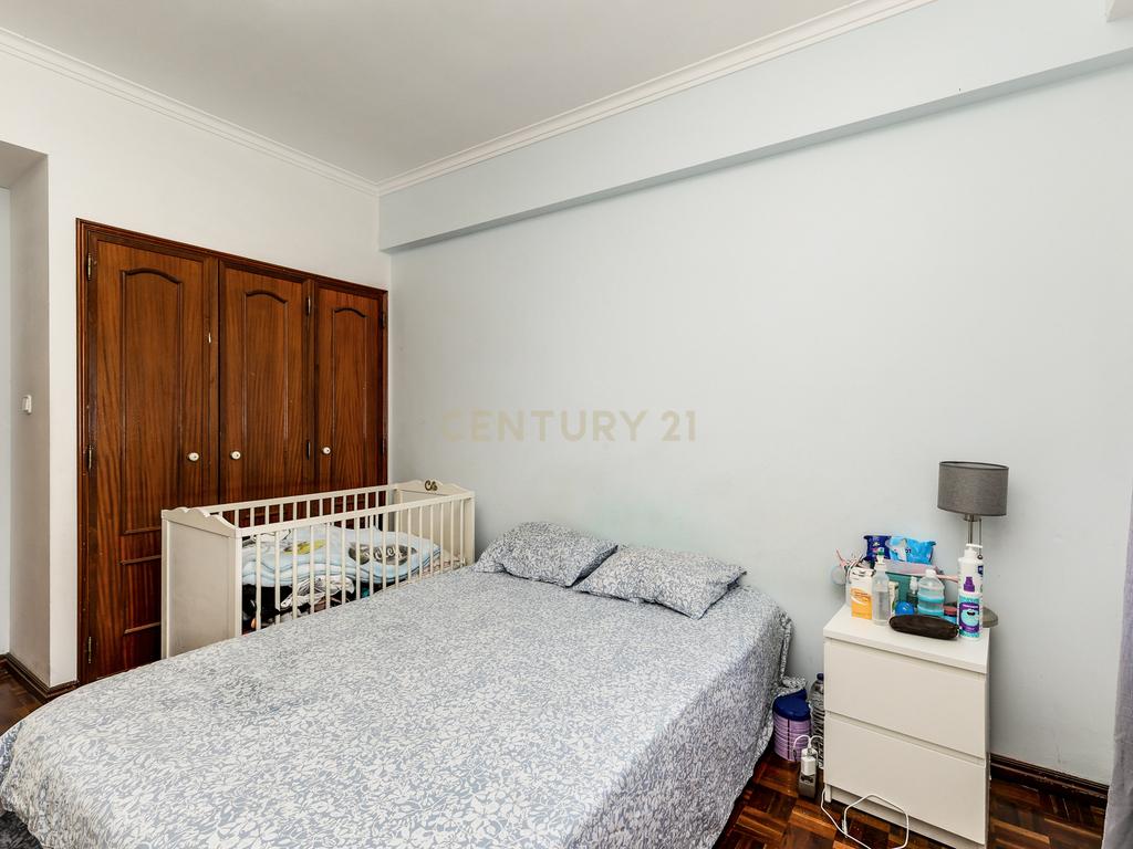 Apartamento T3 com Terraço Privativo e Jacuzzi – Alto da Brandoa            - Image 11