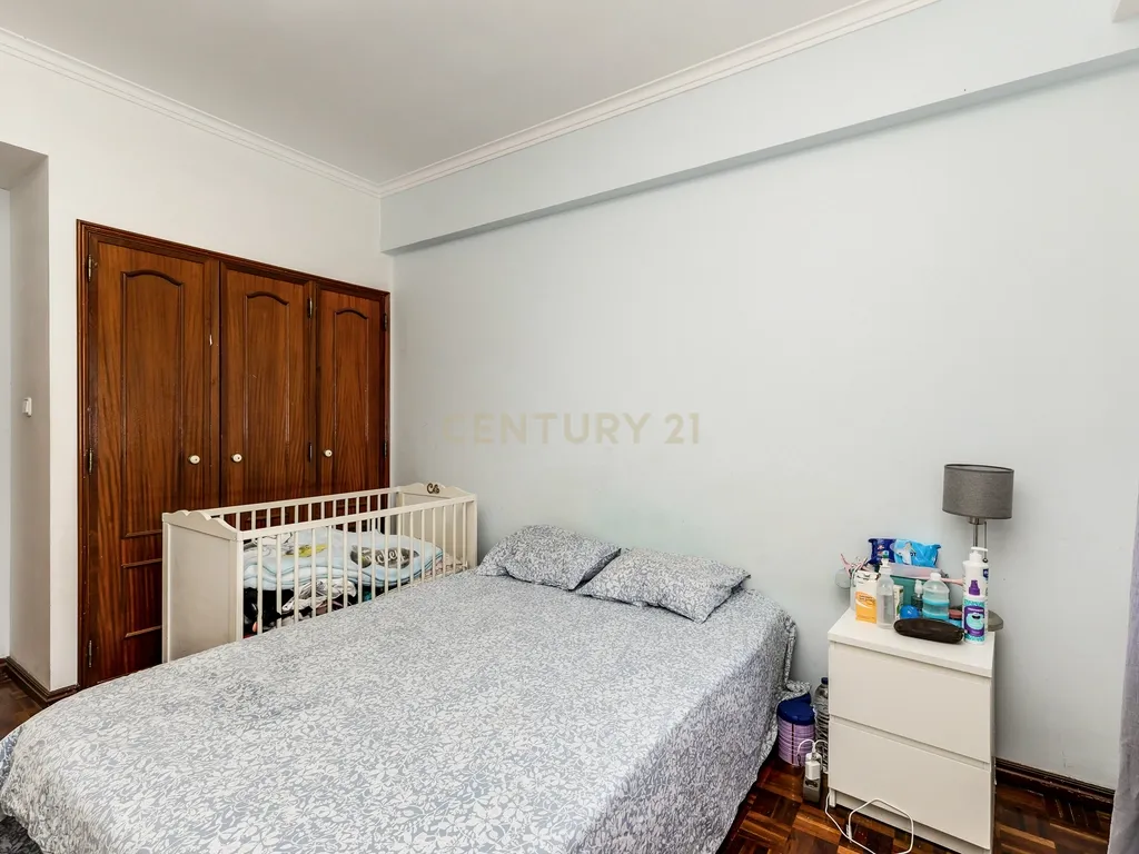 Apartamento T3 com Terraço Privativo e Jacuzzi – Alto da Brandoa - Image 11