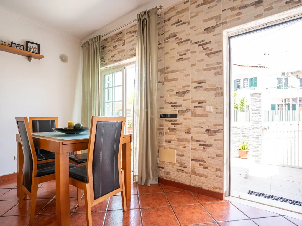 Moradia T3 em Quinta do Conde, Sesimbra - Oportunidade Única - Image 27