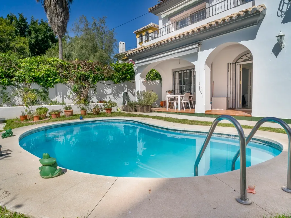 Moradia isolada com piscina privada em Sohail, Fuengirola - Image 35