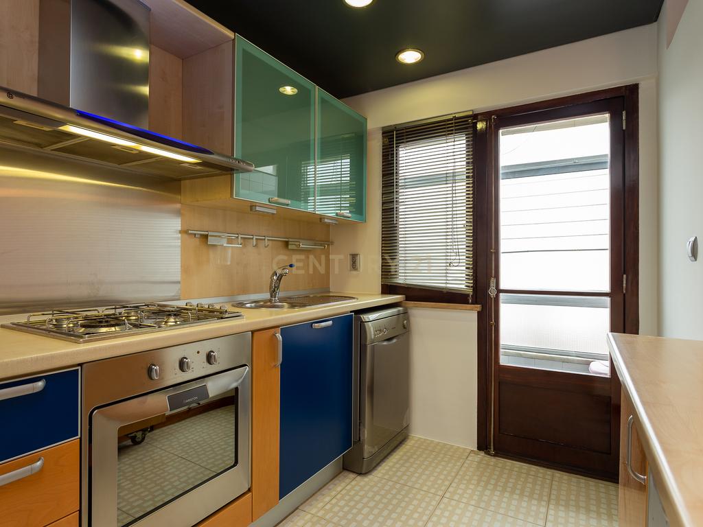 Apartamento T2 em Sacavém, Loures - Oportunidade Única! - Image 2