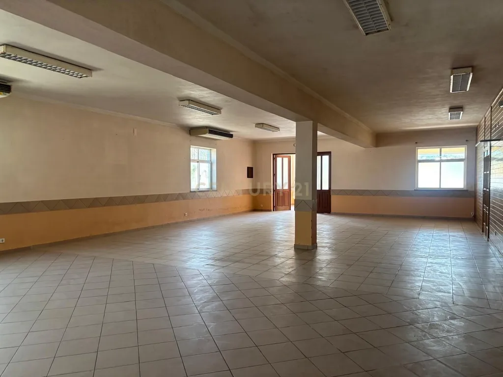 Oportunidade de Investimento Comercial às Portas de Fátima! - Image 4