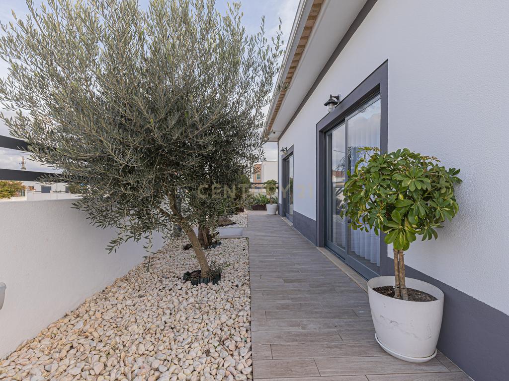 Moradia Térrea T4 em Setúbal - Image 10