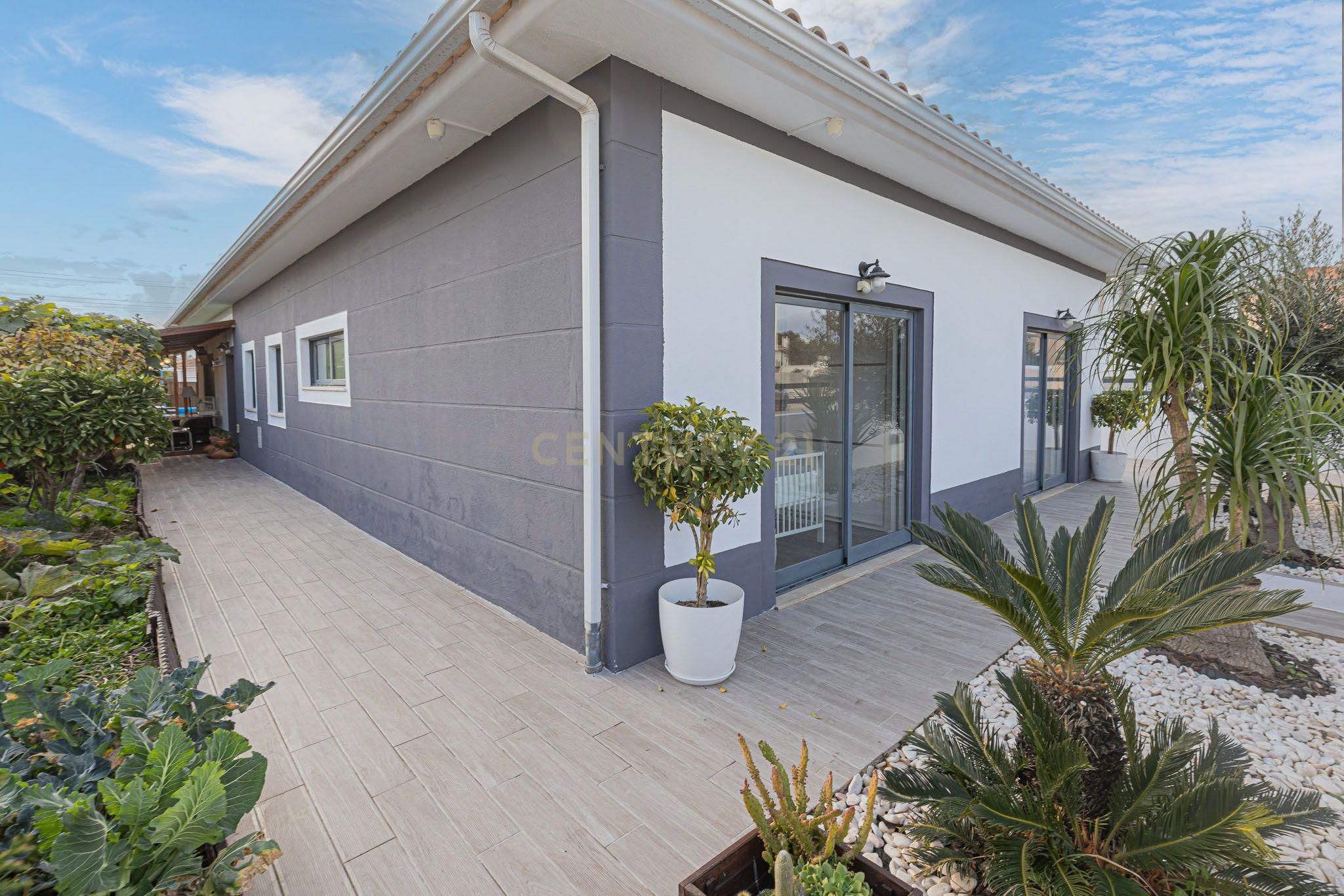 Moradia Térrea T4 em Setúbal - Image 13