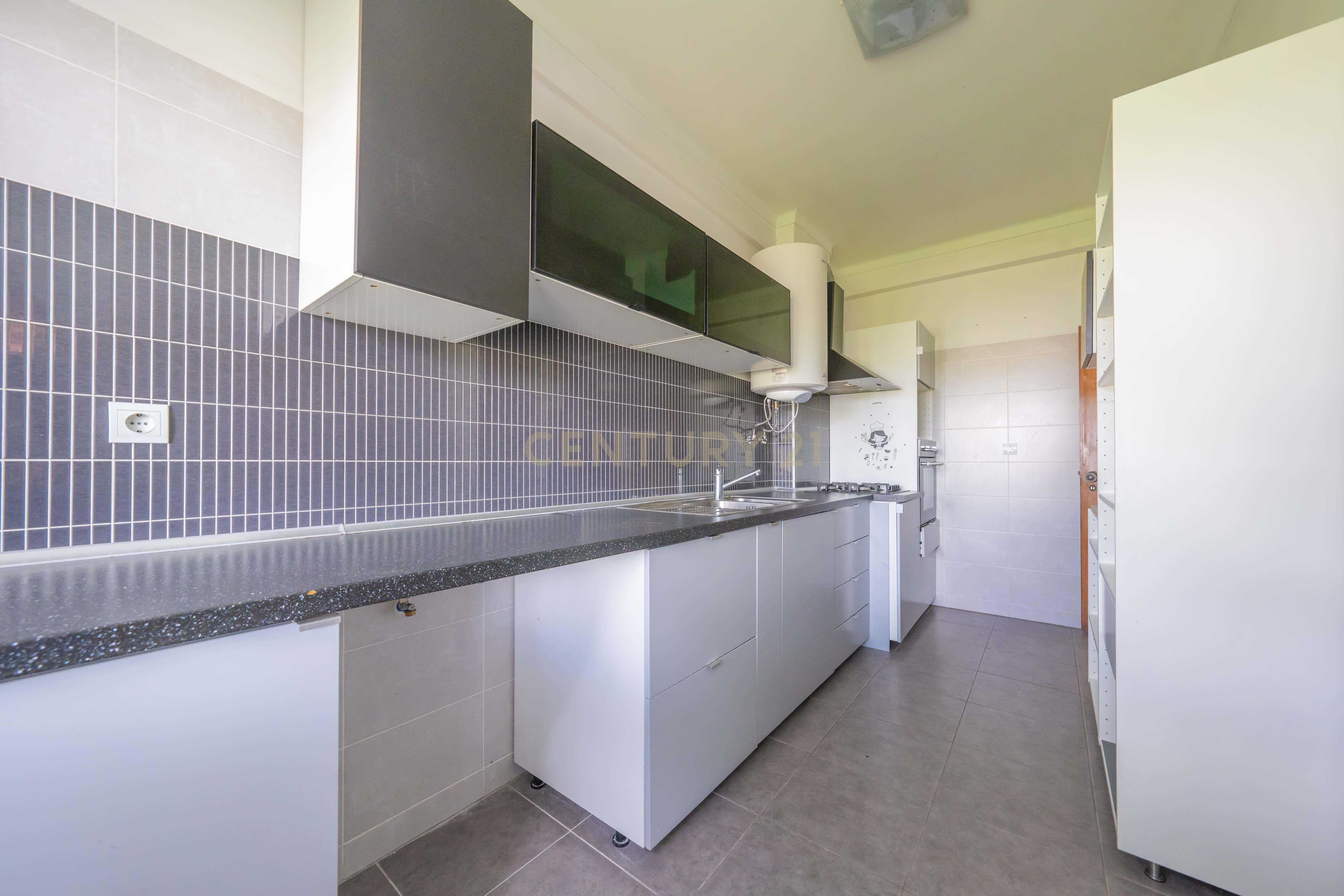 Apartamento T3, Pronto Habitar, no Padre Nabeto, Aires - Image 5
