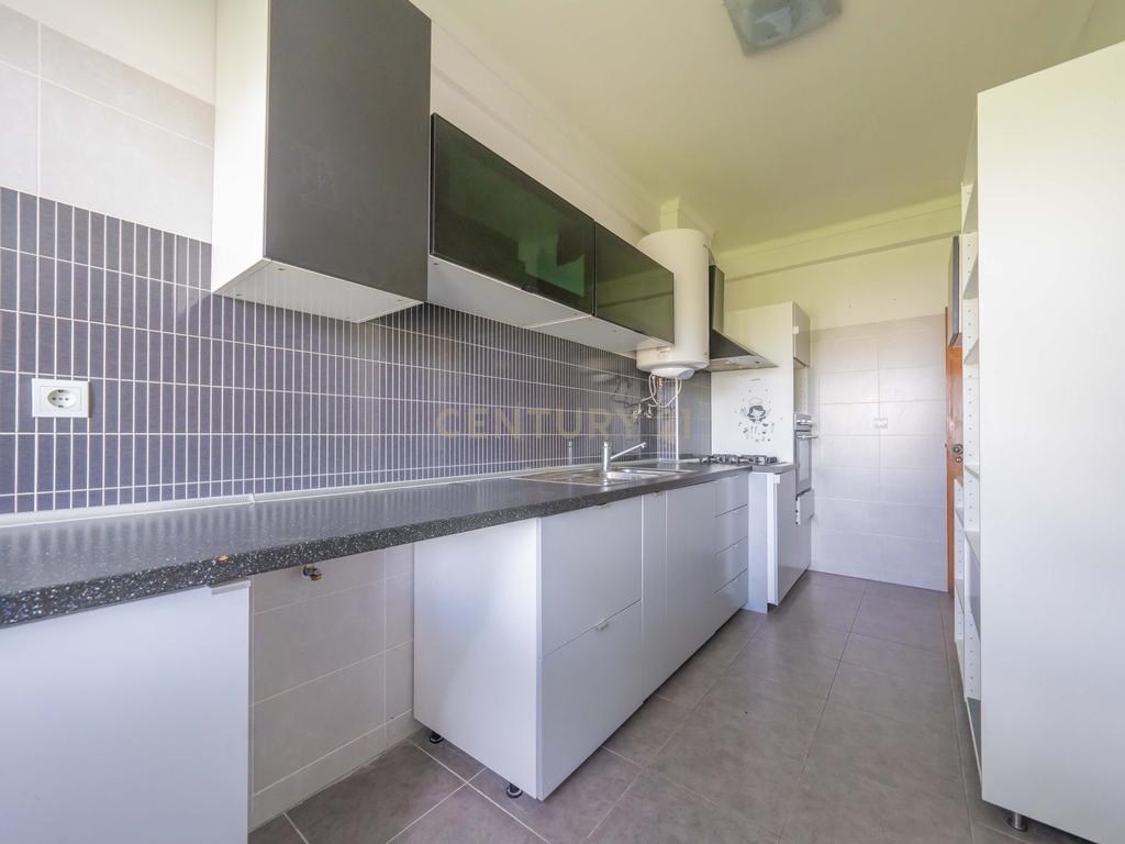 Apartamento T3, Pronto Habitar, no Padre Nabeto, Aires - Image 5