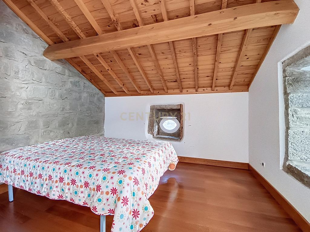 Rústico de Luxo – Moradia Renovada com Vista Mar Deslumbrante - Image 50