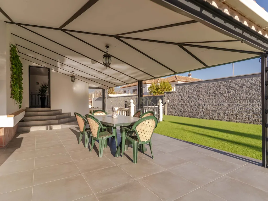 Moradia isolada em Otura com um terreno de 1.250 m², piscina, jardim e espaços para viver em paz - Image 71