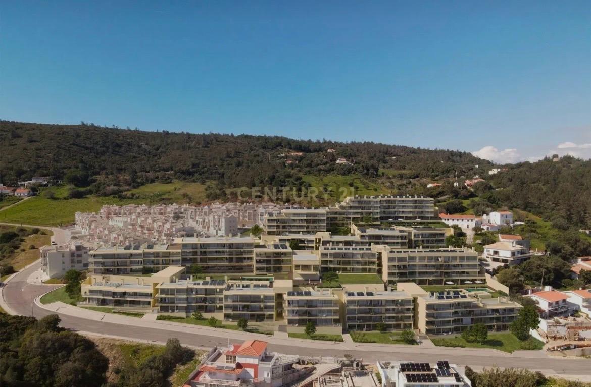Fotografia 2 de Luxuoso apartamento em condomínio fechado, em Sesimbra com Vista Mar e Piscina
