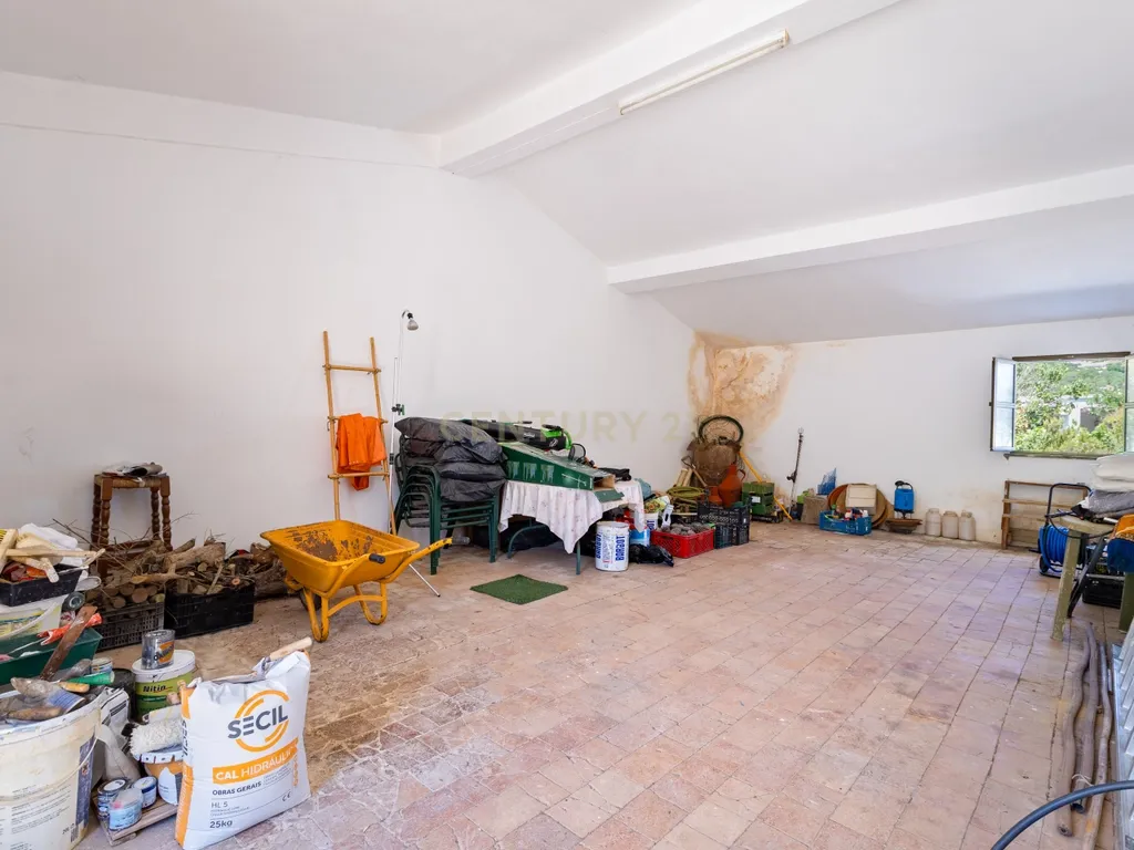 Encantadora Moradia com 7 Divisões em Parragil Loulé com Vista Campestre - Image 22