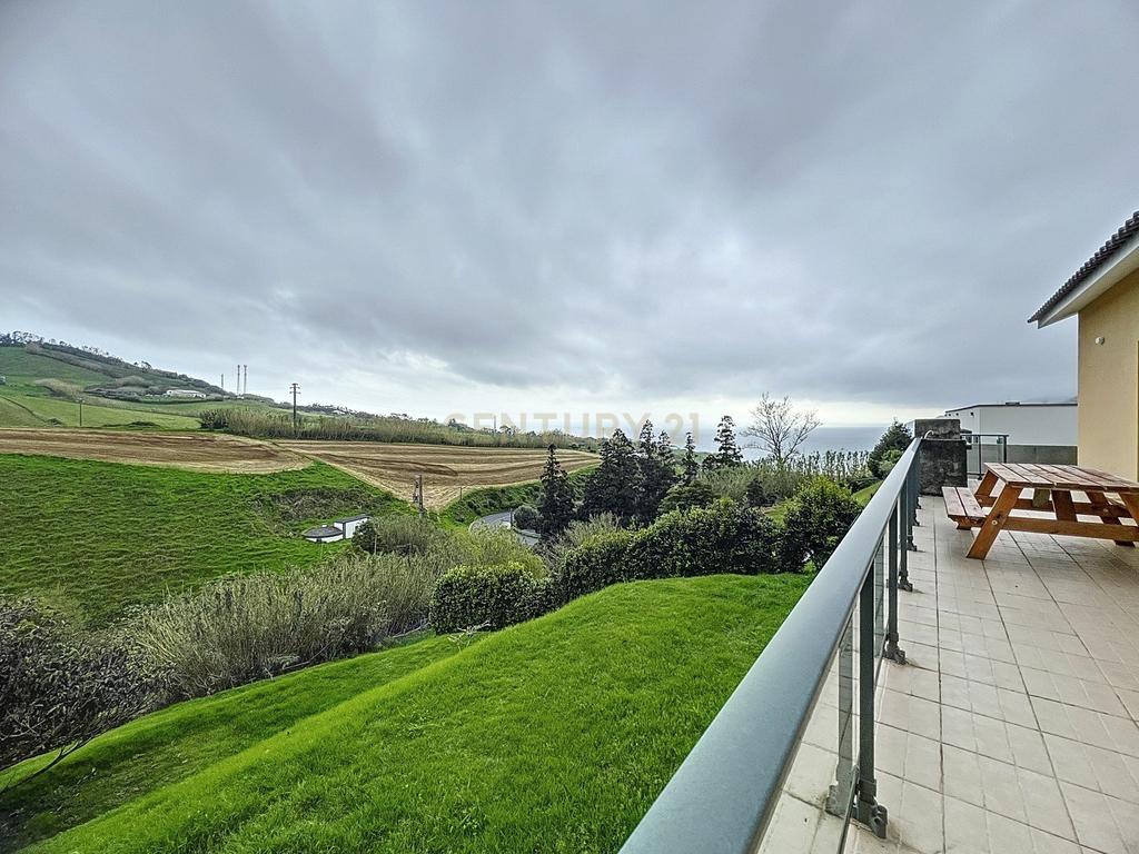 Casa Luxuosa com Vista Mar em Povoação, São Miguel - Image 2