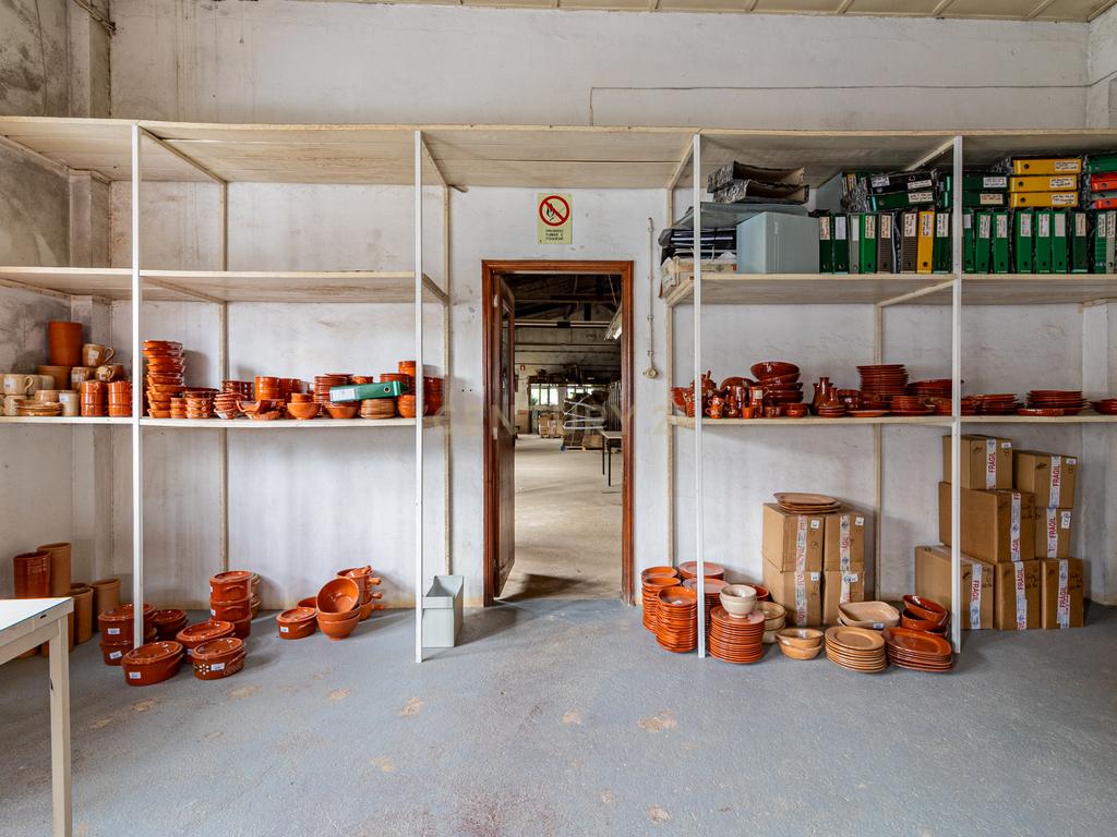 Armazem industrial com logradouro - Image 8
