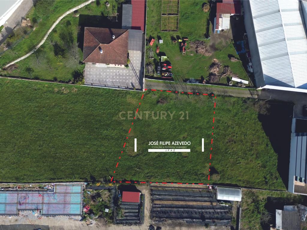 TERRENO PARA/CONSTRUÇÃO EM ALTURA (PIP PARA 6 APARTAMENTOS DE TIPOLOGIA T3 OU 8 APARTAMENTOS DE TIPOLOGIA T2) JUNTO AO CONTINENTE E AO PARQUE DA CIDADE - REBORDOSA, PAREDES - Image 1