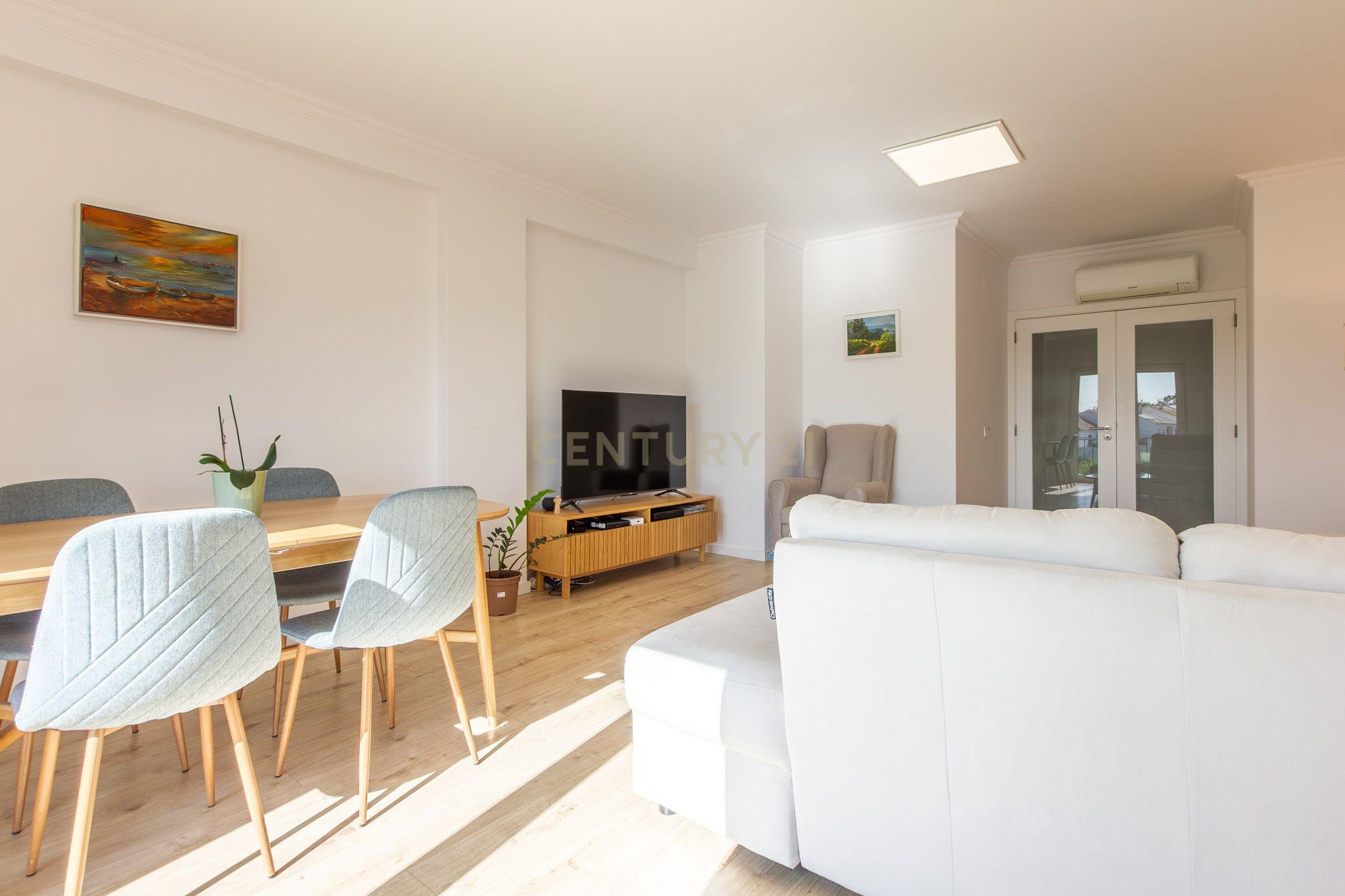 Fotografia 4 de Apartamento T2 Renovado em Azeitão com lugar de parqueamento
