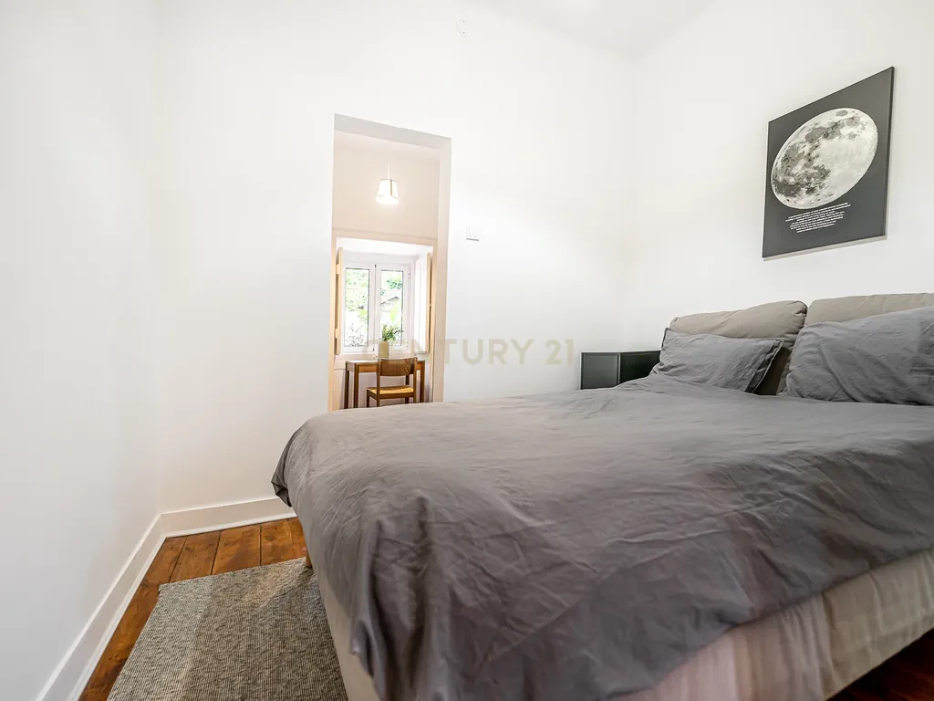 Apartamento T2 para Arrendamento – Rua São João da Mata, Lisboa - Image 9