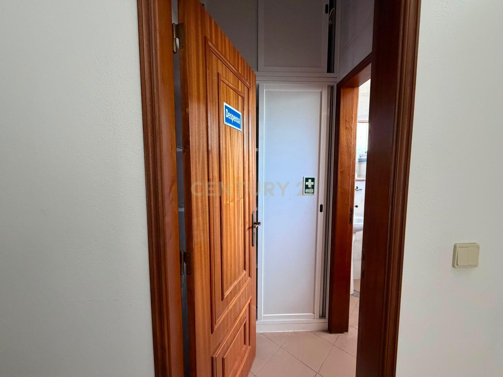 Fotografia 9 de Loja com 85m2 e duas casas de banho em Setúbal