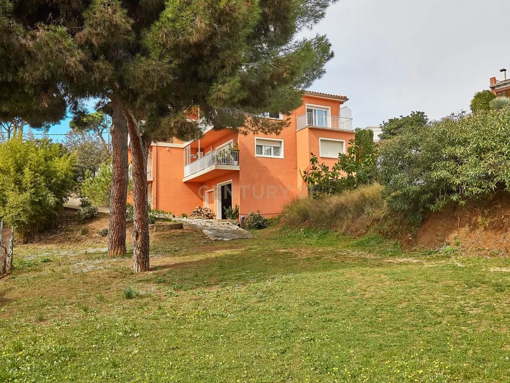 Moradia com vista para o mar e 3 habitações independentes em Canet de Mar - Image 75