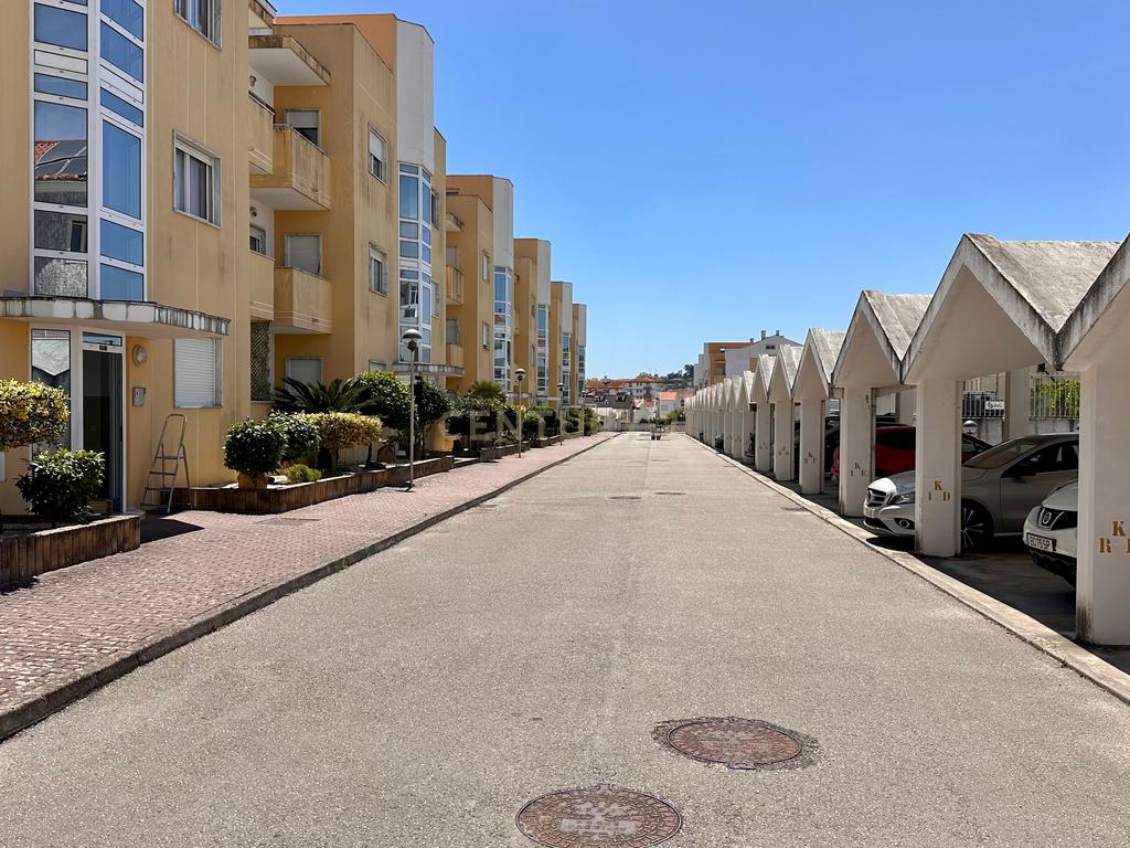 Venda T1 com Terraço Privativo em Condomínio Fechado no Carregado - Image 31