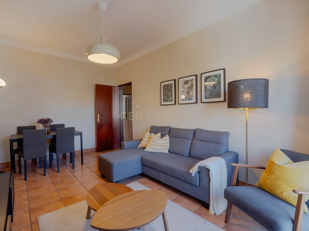 Apartamento T2+1 em Moscavide, Próximo ao Metro - Image 4
