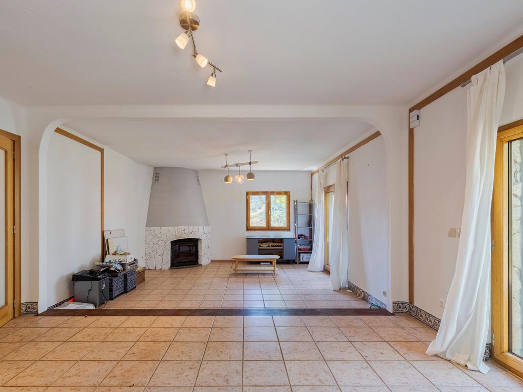 Moradia T4 Exclusiva com Piscina | Vista Serra da Arrábida | Setúbal - Image 10