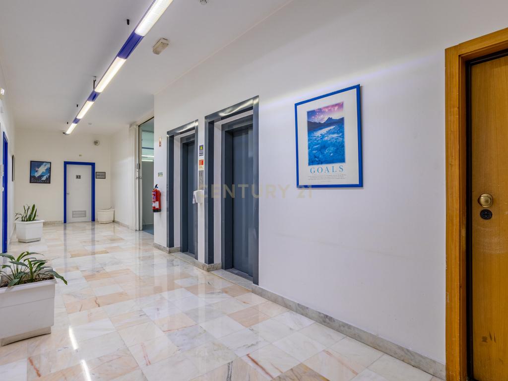 Edifício Comercial em Carnaxide - 5 Pisos - Image 28