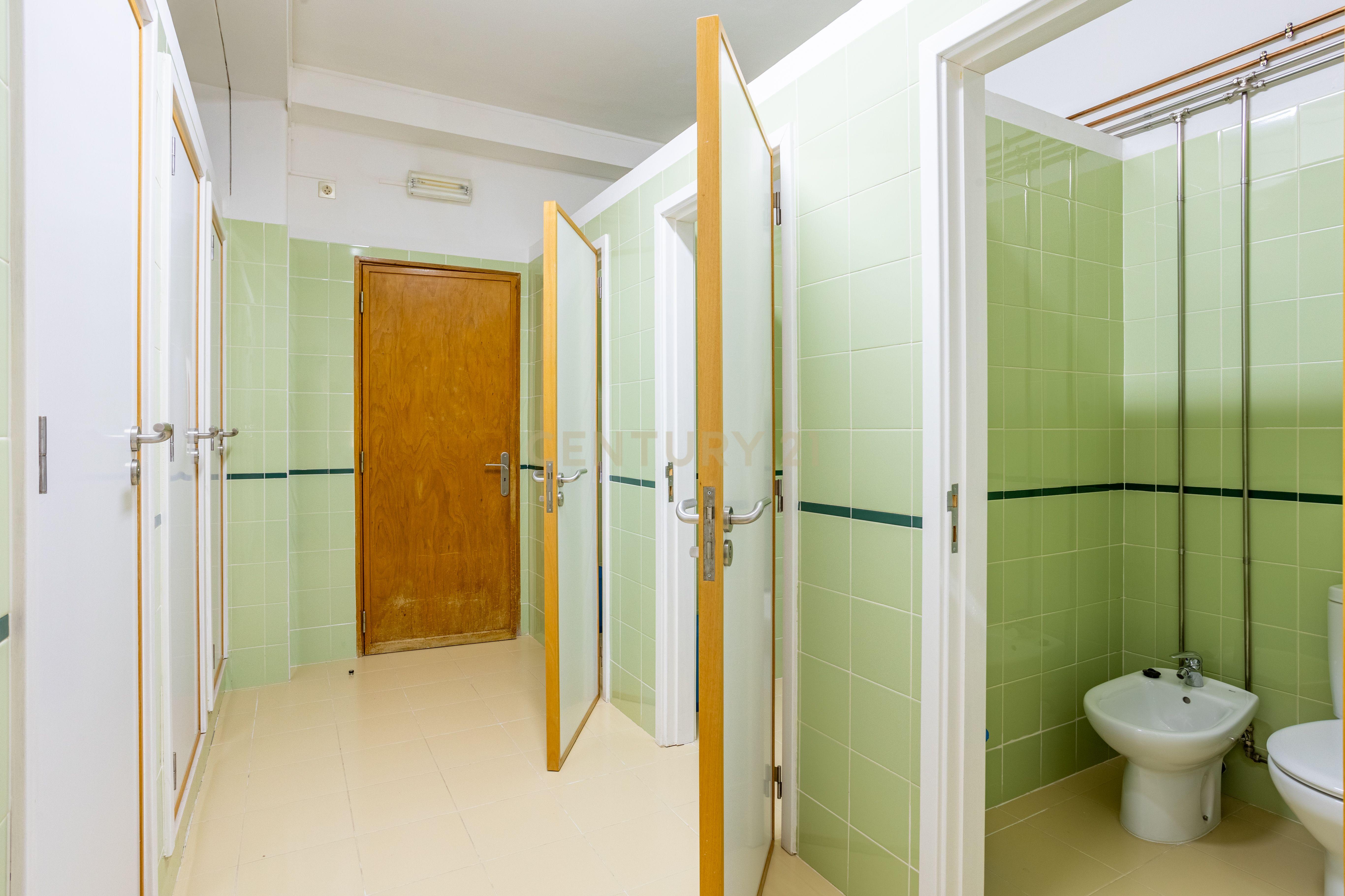 Prédio no Centro de Portalegre para investimento - Image 35
