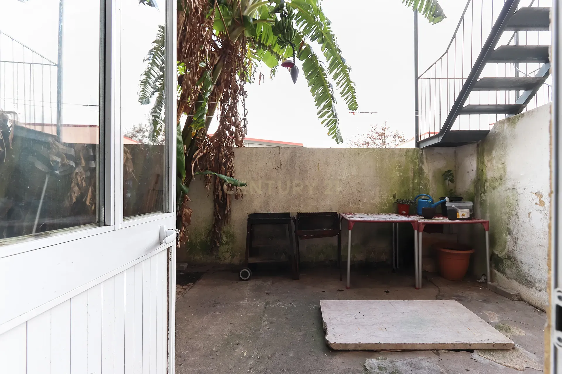 T2+1 com logradouro privado - obras totais - Image 17