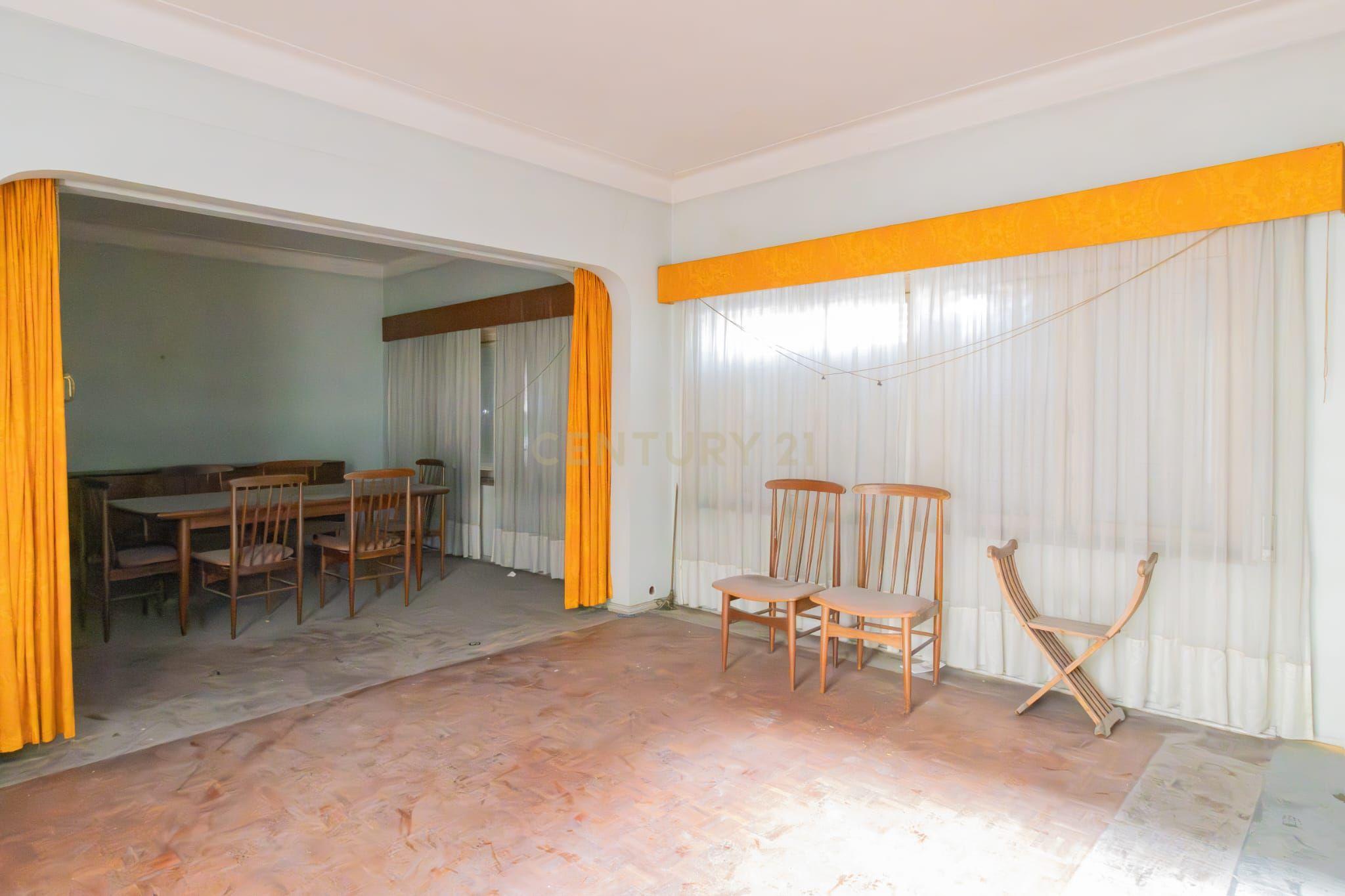 Investimento Único no Coração da Marinha Grande - Image 38