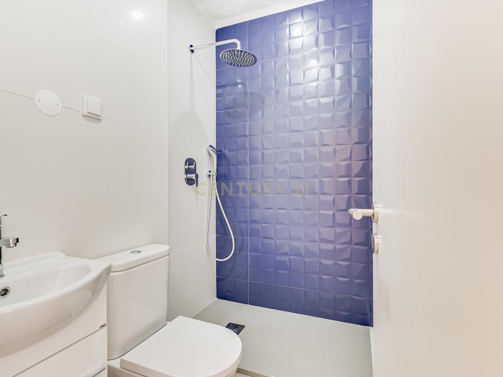 Apartamento T4 com 3 Suites, em zona Prime de Algés - Image 30