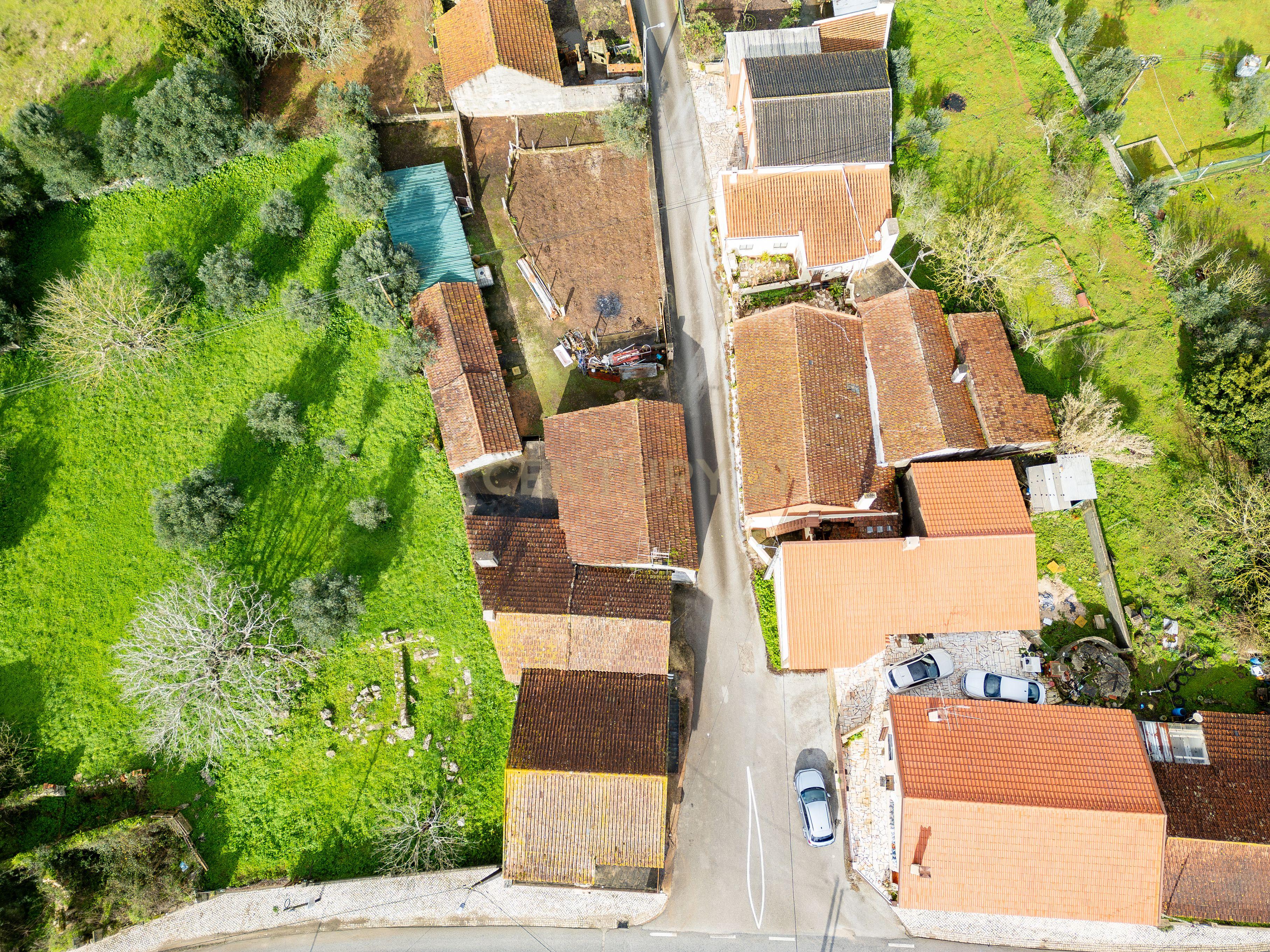 Moradia Isolada T3 em Arrimal, Porto de Mós – Com Terreno, Garagem e Anexos - Image 27