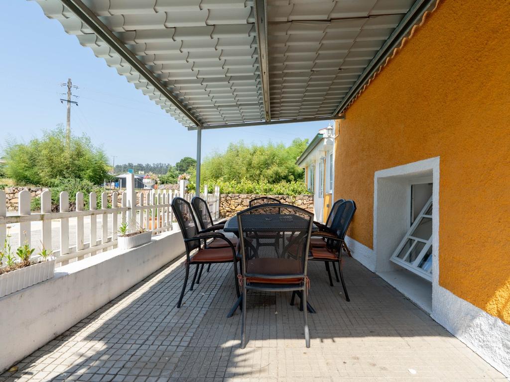Moradia T7 tradicional em bom estado com varanda coberta, pátio, piscina, terraço coberta, vistas boas e jardim numa localização sossegada perto do centro de Arganil e o rio Alva - Image 40