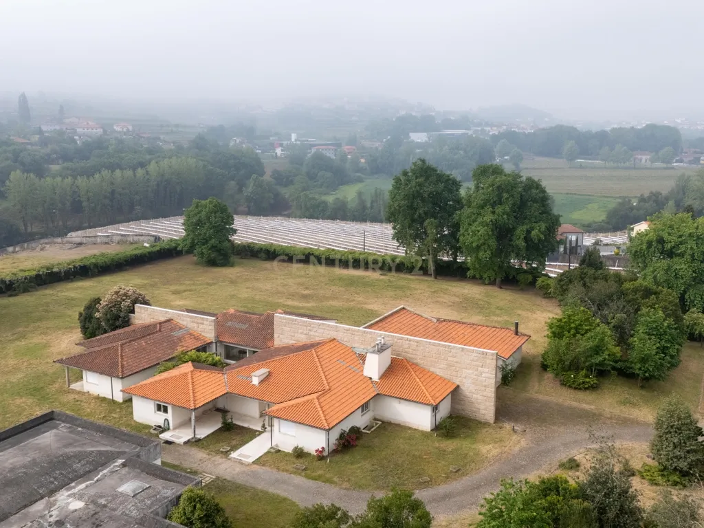 Moradia em vizela com 6 quartos e elevado potencial de investimento - Image 7